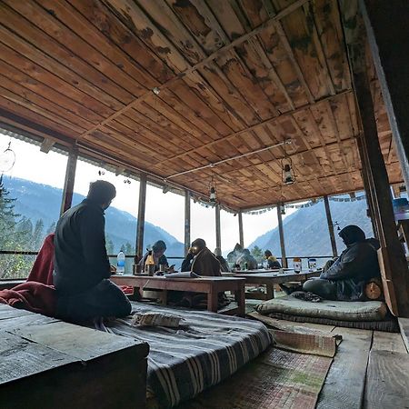 Отель Holy Cow Cafe & Beds Kalgha Экстерьер фото